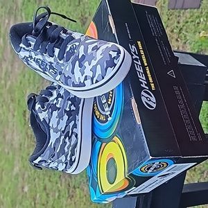 The original Heelys size 3 youth